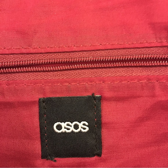 ASOS Faux Crocodile Clutch - Picture 5 of 7